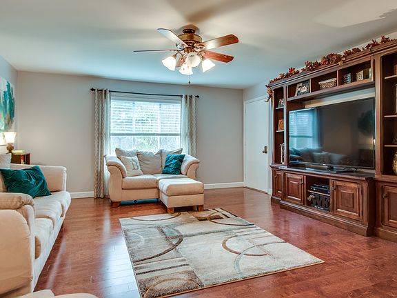 2nd image of 4487 Post Pl APT 146