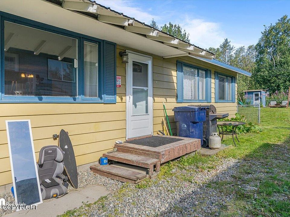1st image of 127 E Auklet Ave