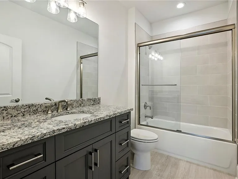 3750 Robinson Rd NE — Photo 43