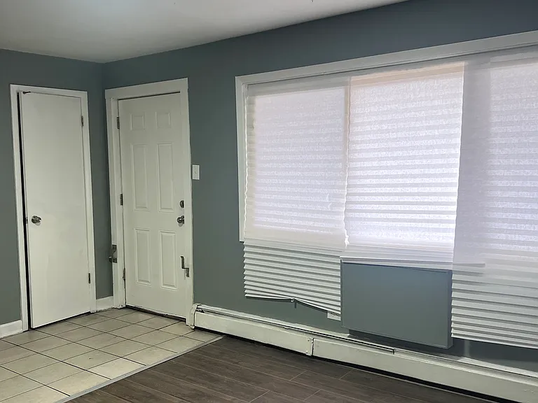 8627 S Ingleside Ave #2F — Photo 13