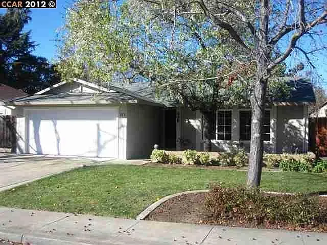 658 Olivina Ave photo 1