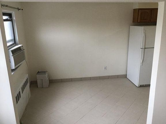4th image of 7003 57th Dr Floor 3