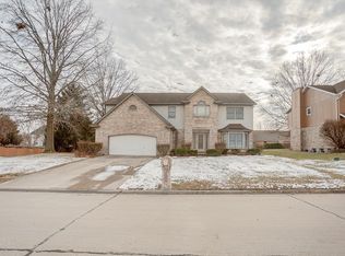236 Lake Forest Dr, Belleville, IL 62220