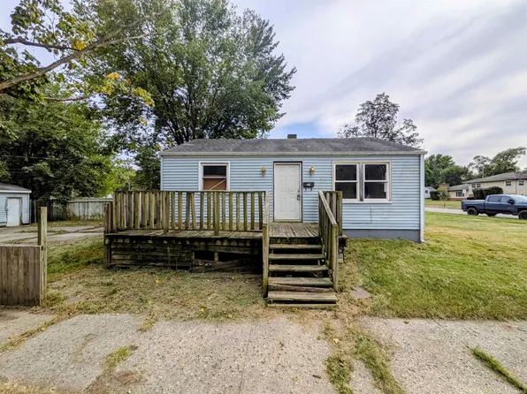 1758 Huey St, South Bend, IN 46628