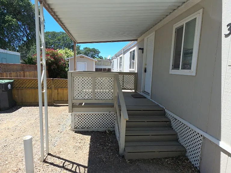 3327 Green Ave — Photo 2