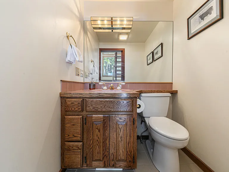 8954 Crest Dr — Photo 15