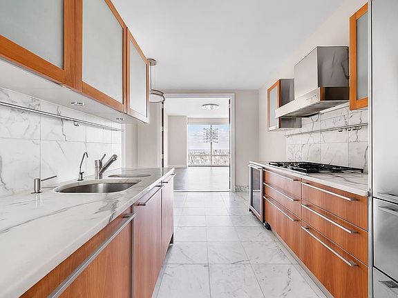 3rd image of 80 Columbus Cir #65C