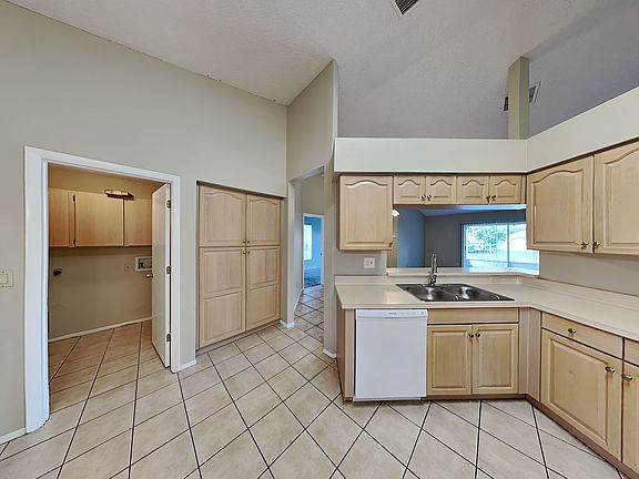 5th image of 13447 Beechberry Dr