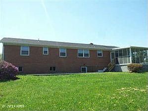 3rd image of 295 Pointfield Dr