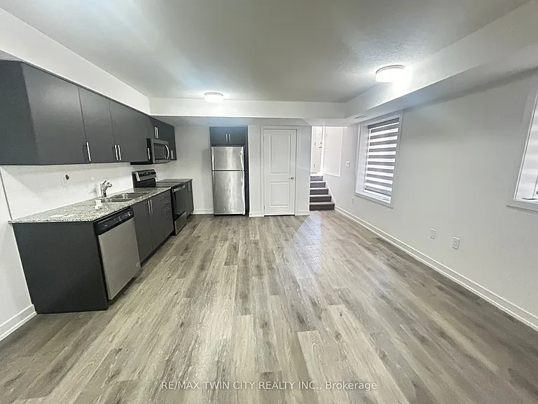 205 W Oak Trl #32 — Photo 3