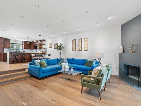 21900 Marylee St Unit 283, Woodland Hills, CA 91367