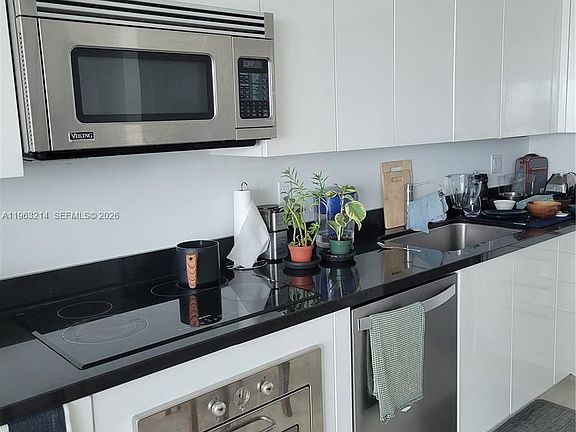 3rd image of 92 SW 3rd St APT 2107