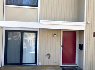 2420 Southgate Sq, Reston, VA 20191