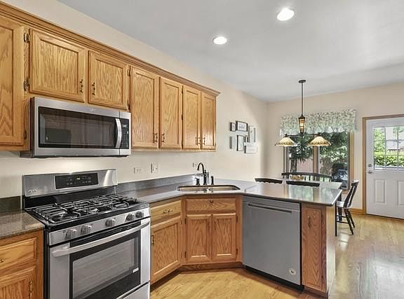 5th image of 16757 Summercrest Ave