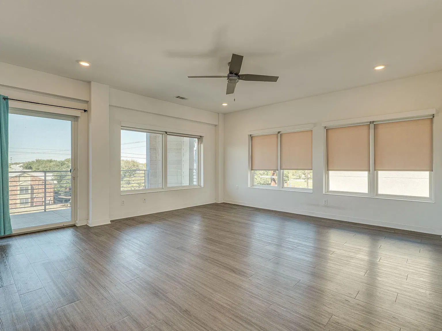 2 bed, 2.0 bath, 1370 sqft, $2,350 — Photo 4