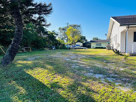 4th image of 320 SW Prima Vista Boulevard