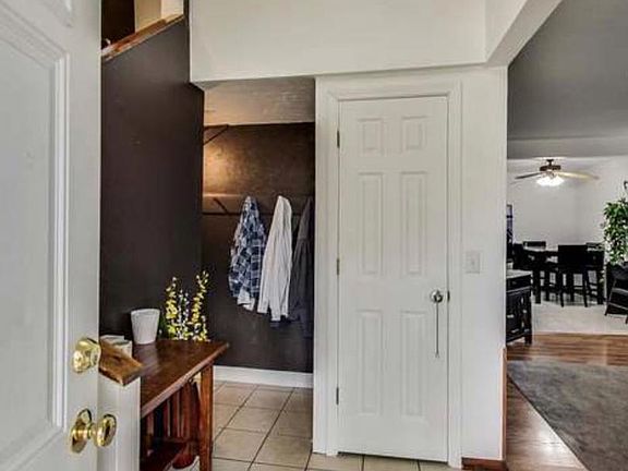 4th image of 4105 N Maplewood Ave
