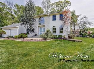 19 Peppermint Hill Rd, North Brunswick, NJ 08902