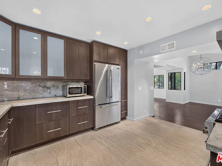 1727 Delaware Ave — Photo 4