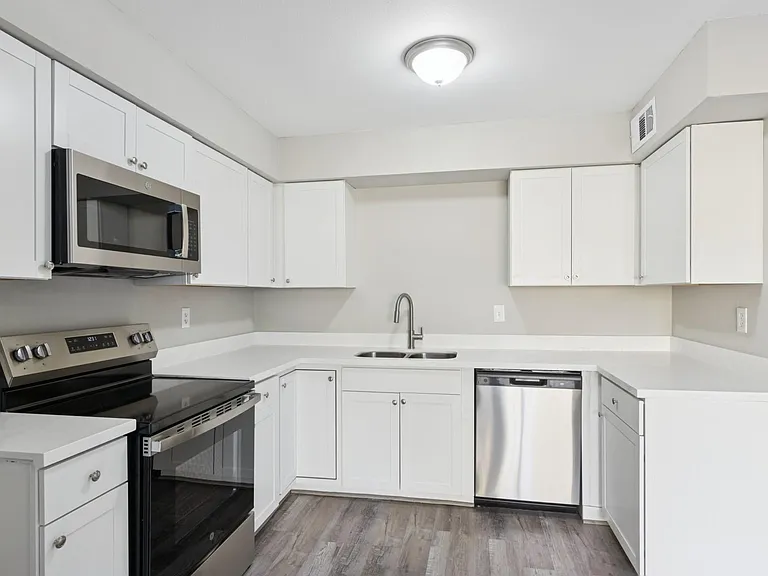 9114 Kempwood Dr #9114 — Photo 9