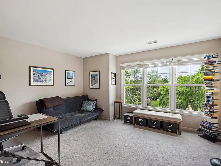 2207 Frank St — Photo 39