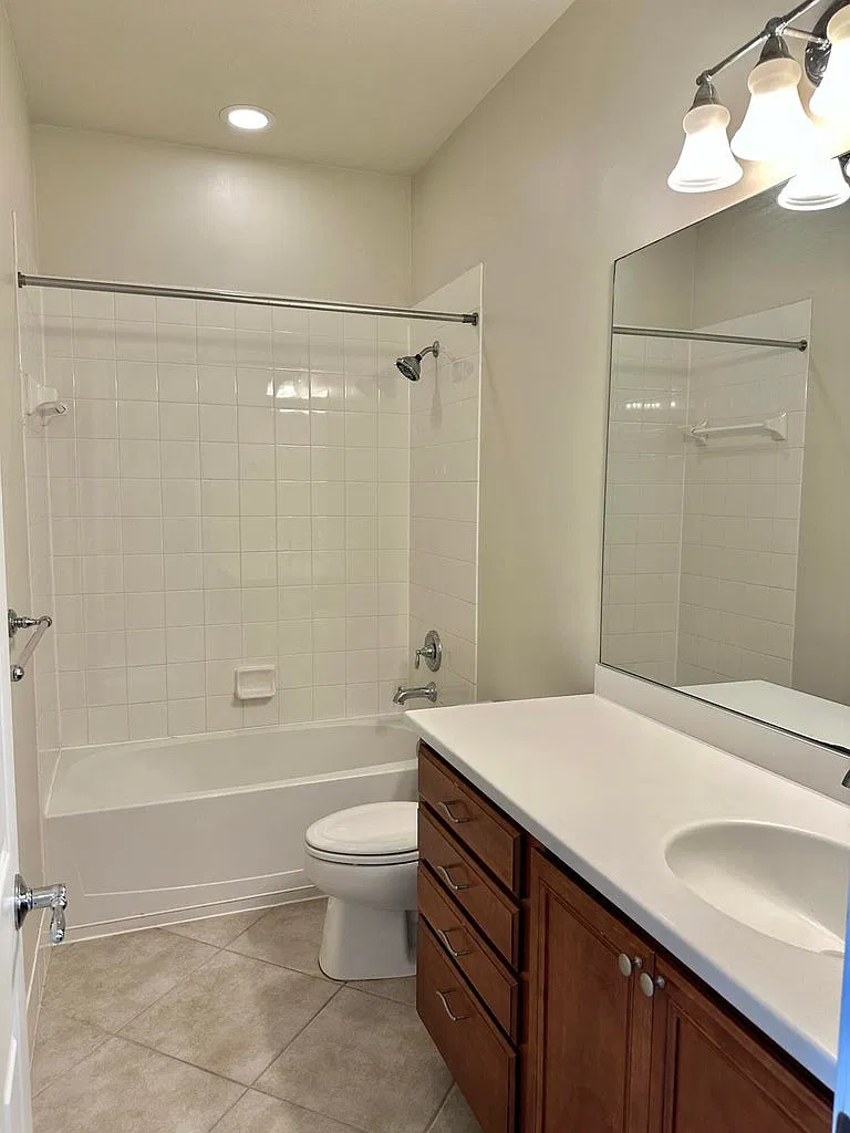 3 bed, 1533 sqft, $3,300 — Photo 2