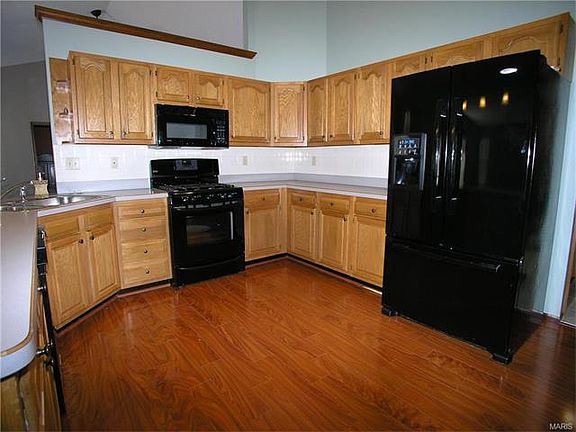 5th image of 132 Staehle Ct
