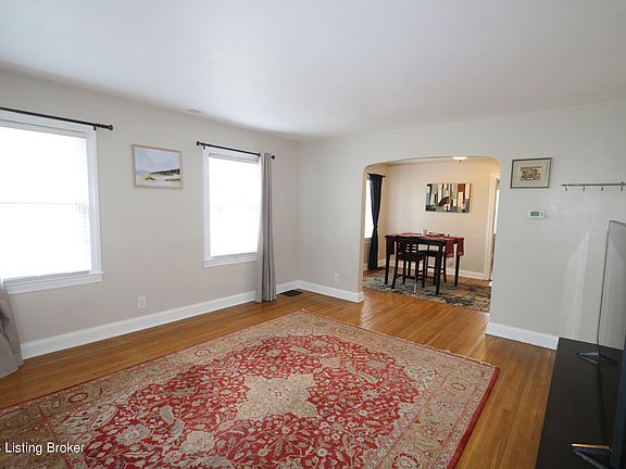 4th image of 941 Parkway Dr