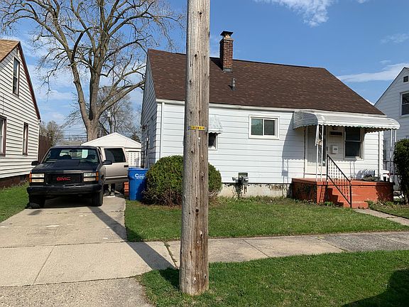 Front View with Garage