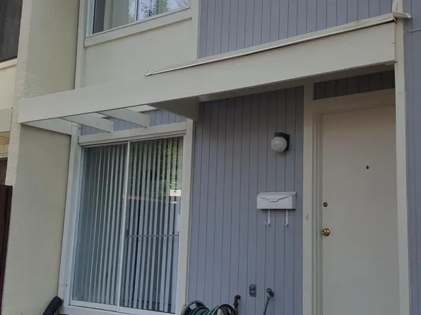 2393 Southgate Sq, Reston, VA 20191