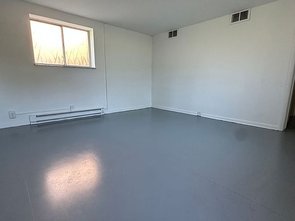 3rd image of 100 Woodland Rd #1