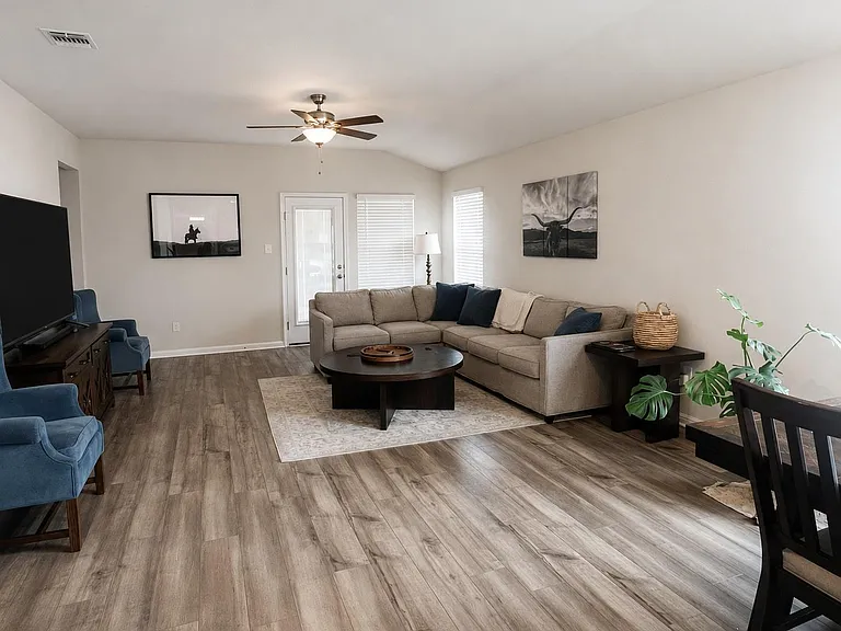 101 Javans Nest — Photo 4