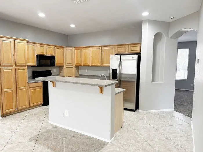 2421 W Ellis St — Photo 7