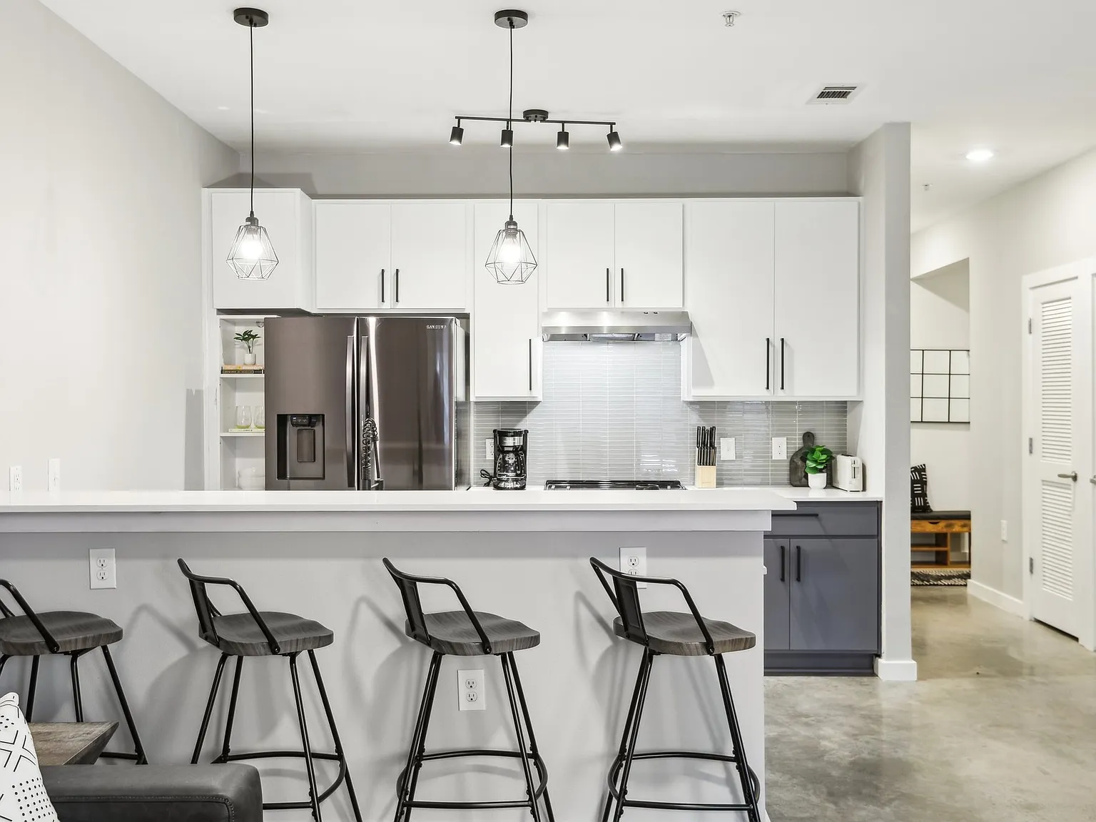 2 bed, $2,900 — Photo 2