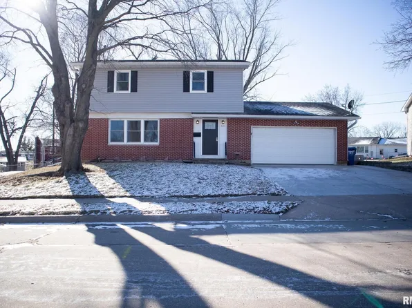 611 Scenic Dr, Clinton, IA 52732