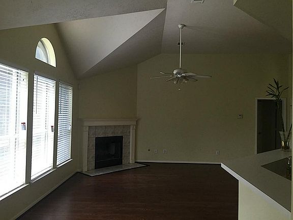 2nd image of 16923 Fairway Glen Ln