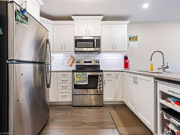 3rd image of 89 Windham St