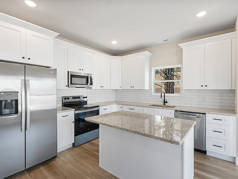 1221 Parkstone Dr NW — Photo 2