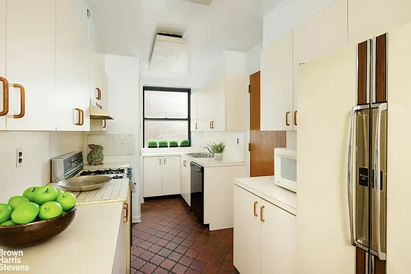 Kitchen, photo 1