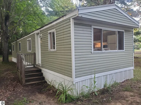 4195 N Woodruff Rd, Weidman, MI 48893