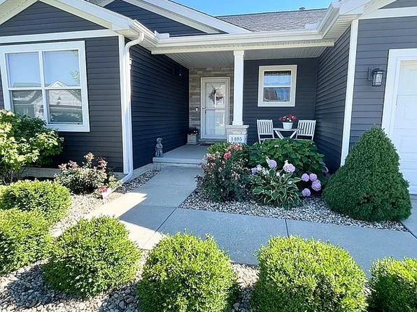 1405 Fayette Ave, Washington, IL 61571