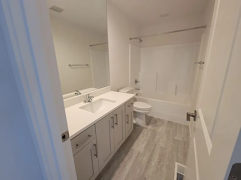 2744 Woodfern Ter — Photo 11
