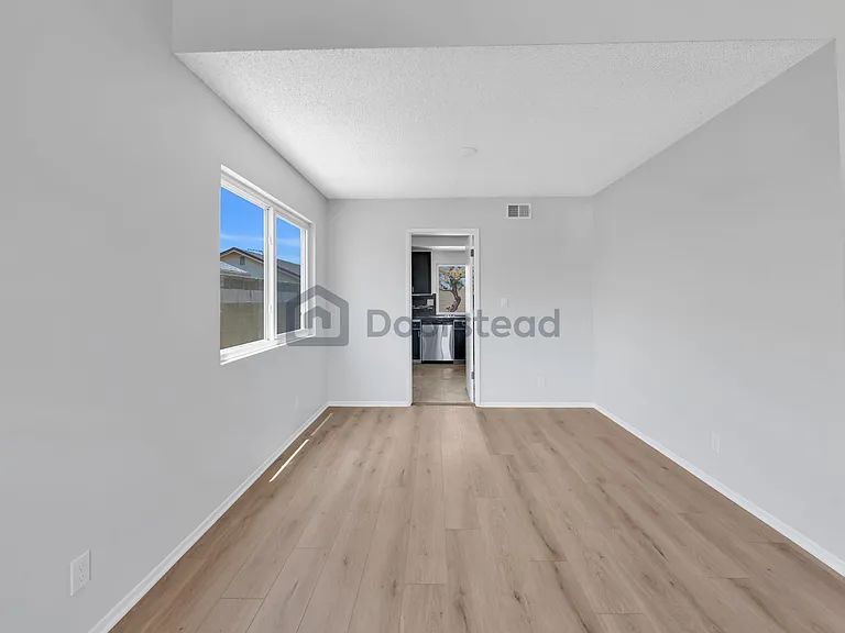 955 Fernrest Dr — Photo 9