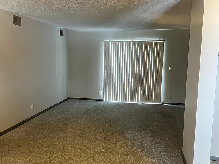 2440 Shaker Ct — Photo 10