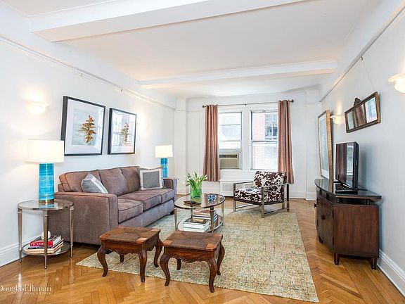 2nd image of 245 W 107th St APT 12D