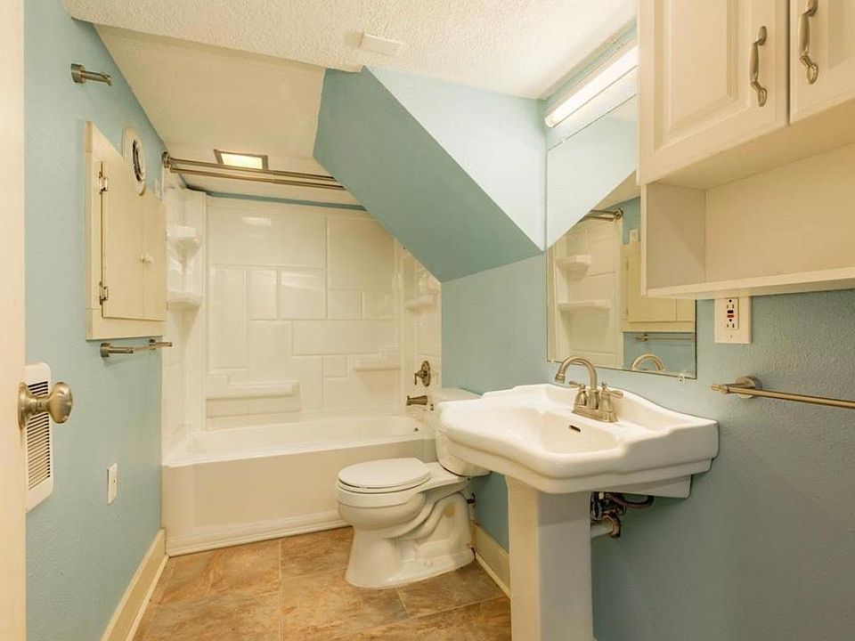 1st image of 1811 Avenue K