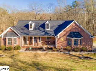 151 Country Club Dr, Pickens, SC 29671