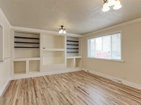 8421 De Soto Dr, Denver, CO 80229