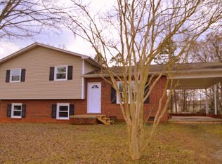 5455 Glenview Dr, Hickory, NC 28602