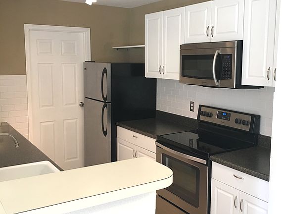 4th image of 1400 Gandy Blvd N #2